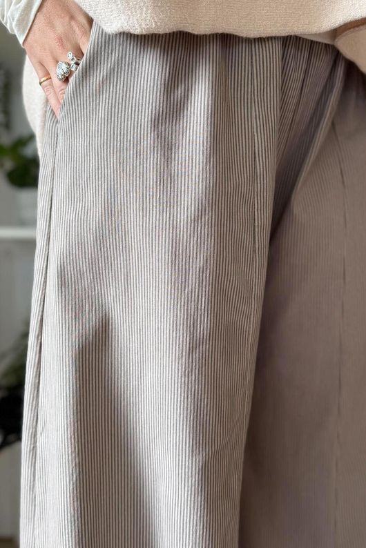 Bennie Quirky Barrel Pant Mocha Pin Stripe